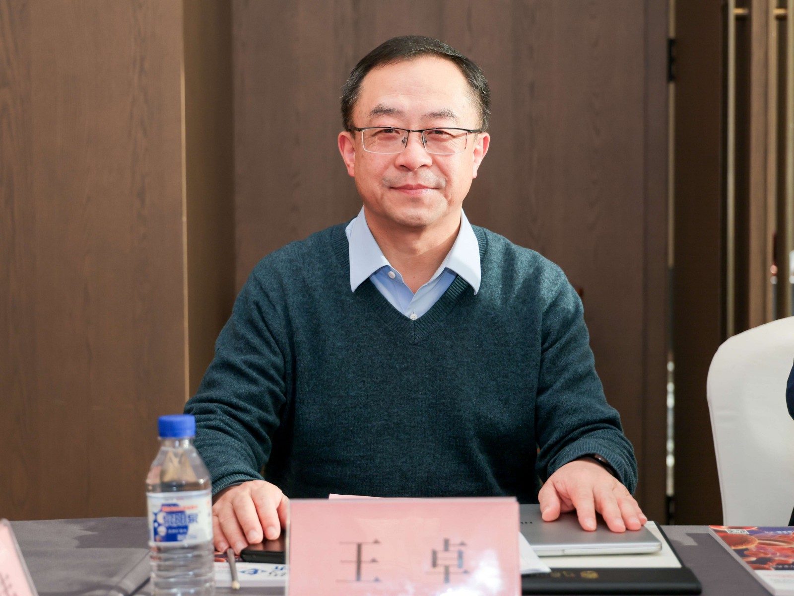 王卓.jpg 王卓.jpg