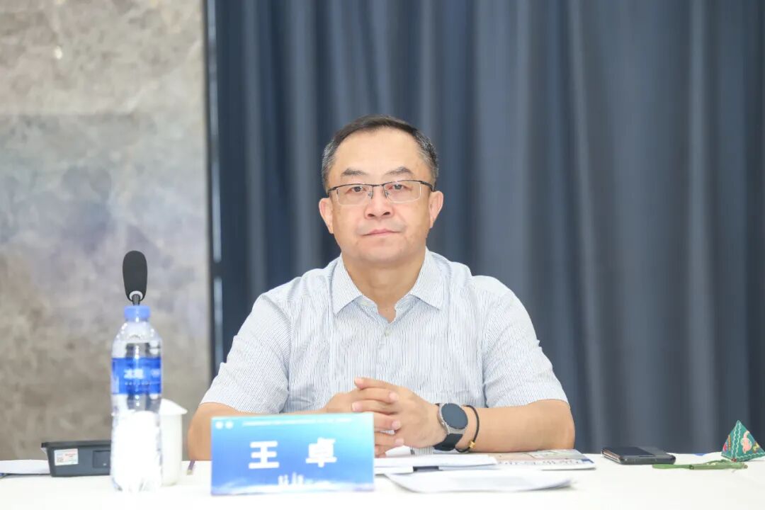 王卓.jpg 王卓.jpg